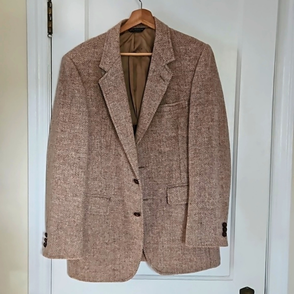Vintage Harris Tweed tan herringbone sports coat 37R 100% wool